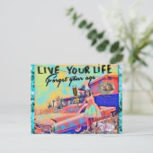 Carte postale (Debout devant)