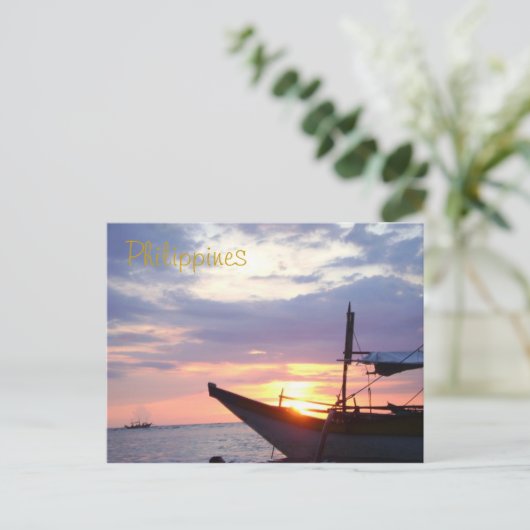 Carte postale (Debout devant)