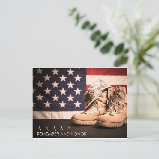 Carte postale (Debout devant)