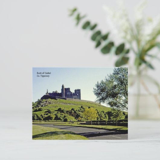 Carte postale (Debout devant)