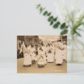 Carte postale (Debout devant)