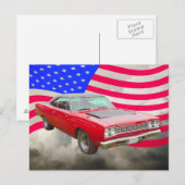Carte Postale 1968 Plymouth Roadrunner et drapeau américain (Devant / Derrière)