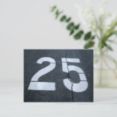 CARTE POSTALE 25 (Debout devant)