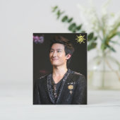 Carte postale 3 (Debout devant)