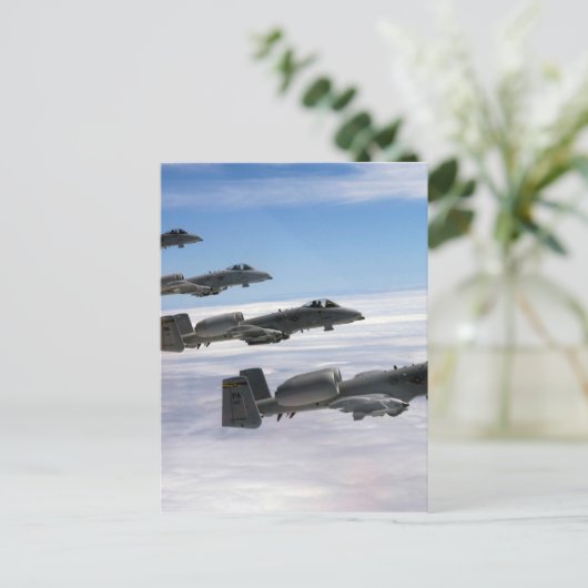 Carte Postale A10 Thunderbolt II (Debout devant)