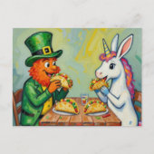 Carte Postale A leprechaun and a unicorn rabbit eating tacos (Devant)