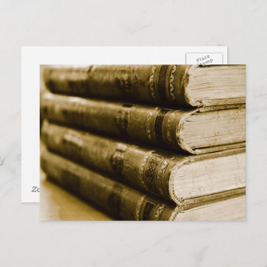 Carte Postale A Stack of Old Books (Devant / Derrière)