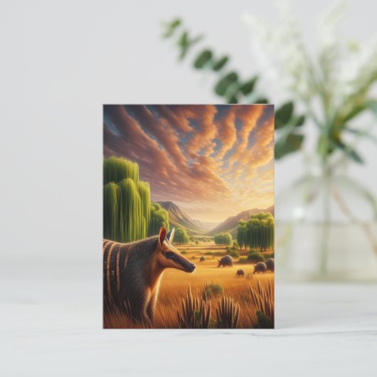 Carte Postale Aardvark dans un champ ensoleillé (Debout devant)