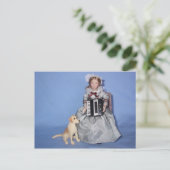 CARTE POSTALE ACCORDION LADY (Debout devant)