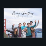 Carte Postale Accueil moderne, Joyeux Noël Photo de famille<br><div class="desc">Joyeux Noël. Célébrez la saison avec cette carte postale photo familiale Il est entièrement personnalisable et personnalisé avec vos propres messages de voeux. Veuillez ajouter votre adresse de retour pour faciliter l'envoi par la poste. Il est simple, facile, mais moderne minimaliste et festif. C'est la carte postale parfaite pour envoyer...</div>