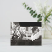 Carte Postale Actrice derrière la roue, 1921 (Debout devant)