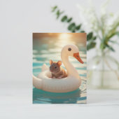 Carte Postale Adorable Mouse Floating on a Swan Float (Debout devant)