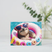 Carte Postale Adorable Sloth flottant dans un écrou (Debout devant)