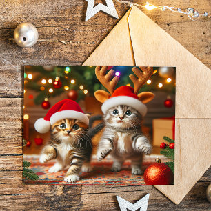 Carte Postale Adorables chatons avec le Père Noël et chapeaux de