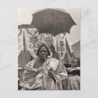 Carte Postale Afrique vintage, chef, serviteur et parasol