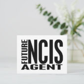 Carte Postale Agent futur du NCIS (Debout devant)