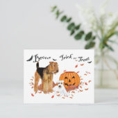 Carte Postale Airedale Terrier Halloween (Debout devant)