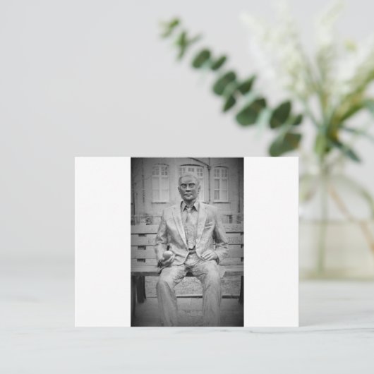 Carte Postale Alan Turing. Father of Modern Computing (Debout devant)