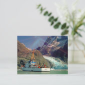 Carte Postale Alaskan Mountain View avec bateau (Debout devant)
