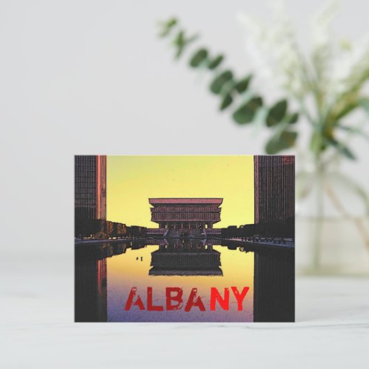 Carte postale Albany (Debout devant)