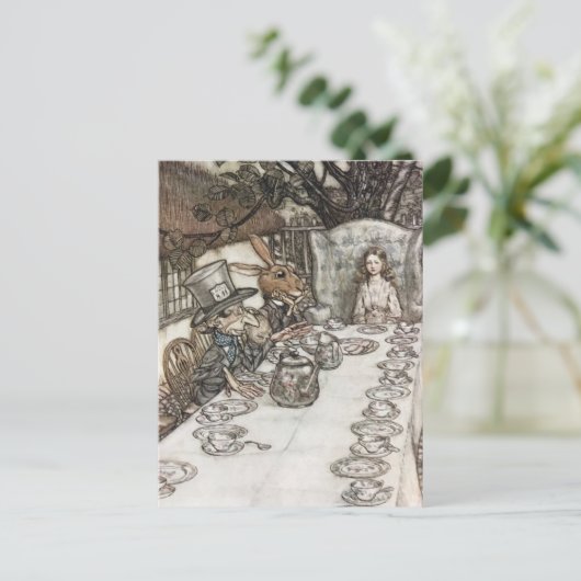 Carte Postale Alice (Debout devant)