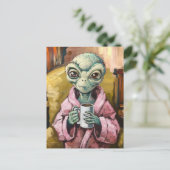 Carte Postale Alien en robe rose avec café (Debout devant)