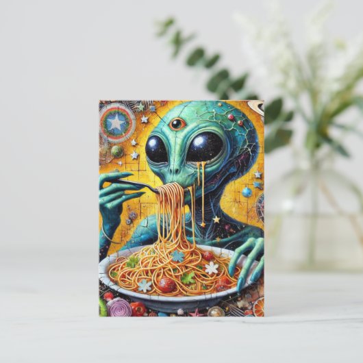 Carte Postale Alien fou mangeant Spaghetti (Debout devant)