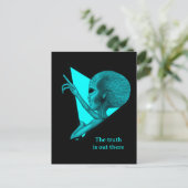 Carte Postale Alien gris, la vérité est là (Debout devant)