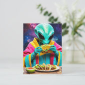 Carte Postale Alien mange des tacos (Debout devant)