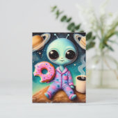 Carte Postale Alien mignon avec café et beignets dans l'espace (Debout devant)