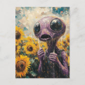 Carte Postale Alien violet dans un champ de tournesols (Devant)