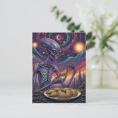 Carte Postale Alien Violet Mangeant des Pierogies (Debout devant)
