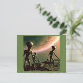 Carte Postale ALIENS gris SF 2 (Debout devant)