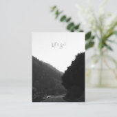 Carte Postale "Allons-y !" Mountain Road Trip Adventure B&W Post (Debout devant)