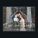 Carte Postale Amour et Merci | Rustic Mariage photo Merci<br><div class="desc">Cette carte postale de remerciement mariage simple et élégante comporte une photo de mariage personnel sur le devant, avec les mots "amour et merci" en écriture rustique et blanche manuscrite. Le dos de la carte postale offre de la place pour une autre photo, plus de la place pour une note...</div>