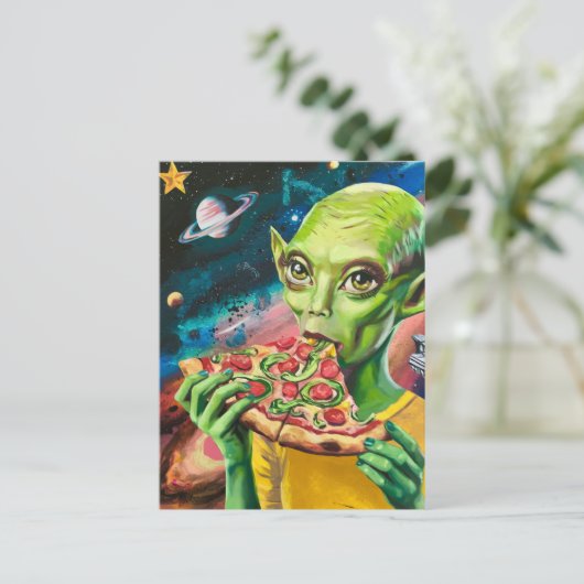 Carte Postale Amusant Alien dans l'espace manger de la pizza (Debout devant)