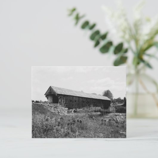 Carte Postale Ancien pont couvert (Debout devant)