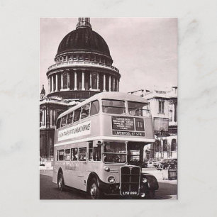 Carte postale ancienne - Bus à la cathédrale Saint