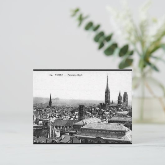 Carte postale ancienne - Rouen, Seine Maritime (Debout devant)