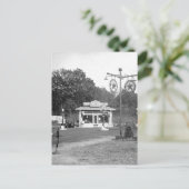 Carte Postale Ancienne station-service, 1925 (Debout devant)