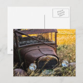 Carte Postale Ancienne voiture abandonnée en herbe haute (Devant / Derrière)