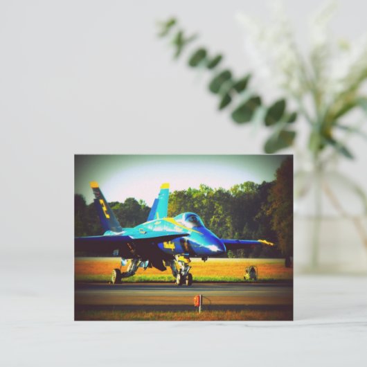 Carte Postale Angle bleu (Debout devant)