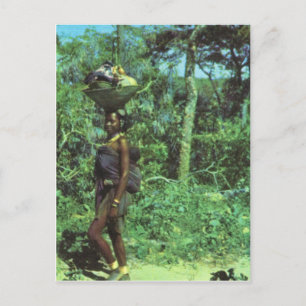 Carte Postale Angola, femme revenant du marché