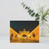 Carte postale Antigua - Guatemala (Debout devant)