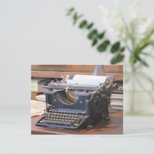 Carte postale Antique Typewriter (Debout devant)