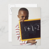 Carte Postale Apprendre l'arithmétique. Un garçon de 4 ans tenan (Devant / Derrière)