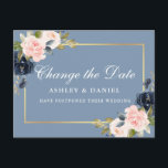 Carte Postale Aquarelle rose Floral Dusty Blue Modifier La Date<br><div class="desc">Aquarelle moderne Elégante Rose Blush et Blue Floral Change La carte postale Date Mariage Postponement présente des roses roses,  des fleurs bleues,  de la verdure et un cadre doré. Bleu roux.</div>