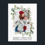 Carte Postale Aquarelle Verdure Baies Couple Noël<br><div class="desc">Elégante aquarelle Winter Greenery Joyeux Noël Couple Photo Holiday La carte postale comprend des feuilles d'eucalyptus et des baies rouges sèches.</div>