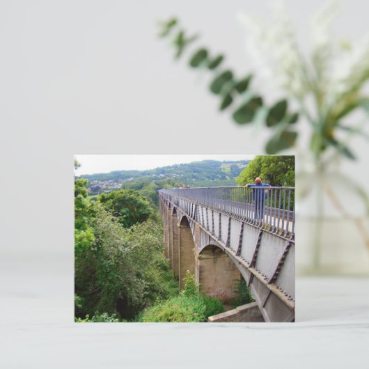 Carte Postale Aqueduc de Thomas Telford, Llangollen, (Debout devant)
