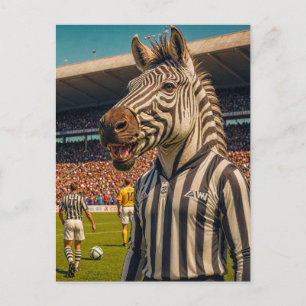 Carte Postale Arbitre zébrée à un match de football